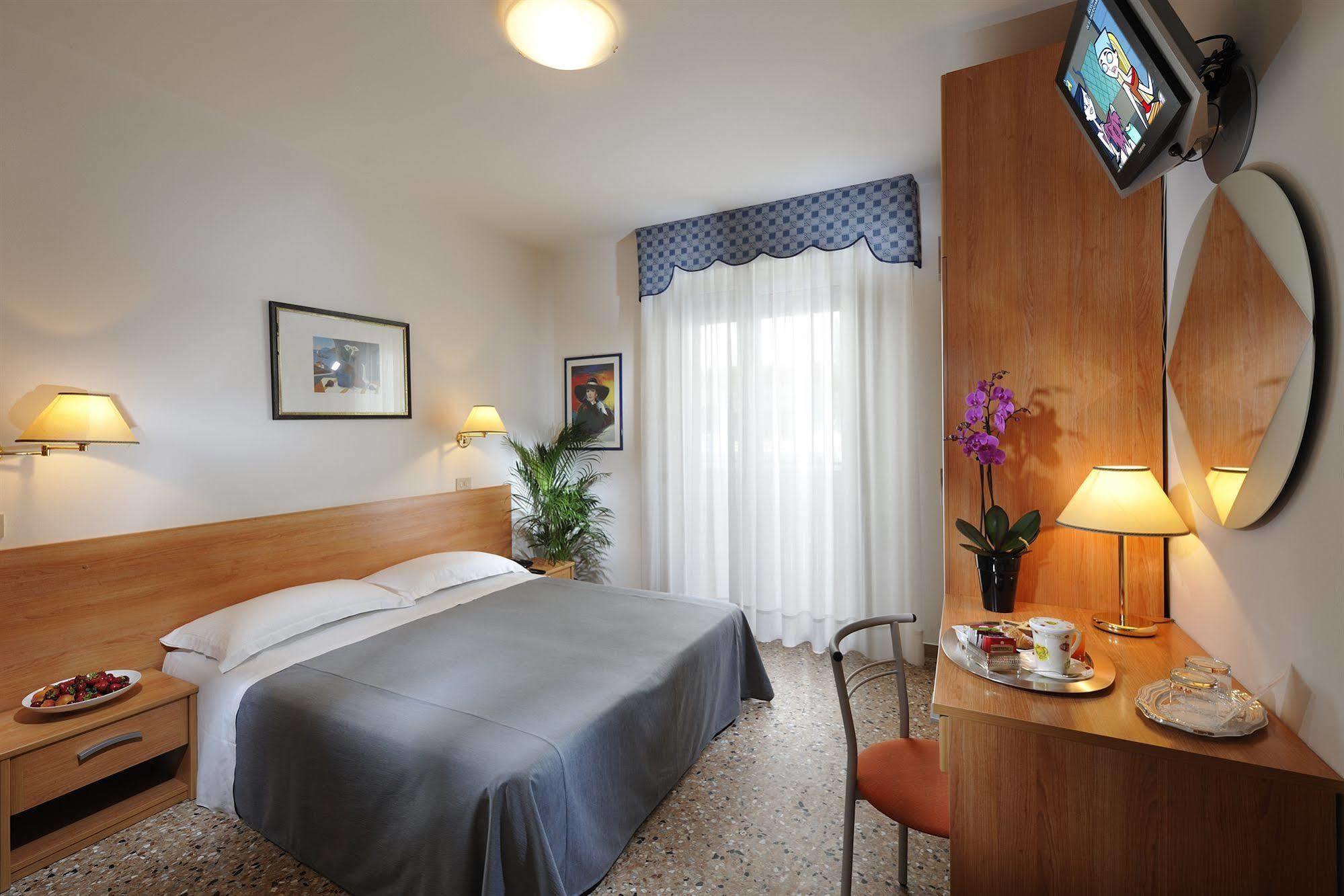 Hotel Rossini 4S 리그나노 사비아도로 외부 사진